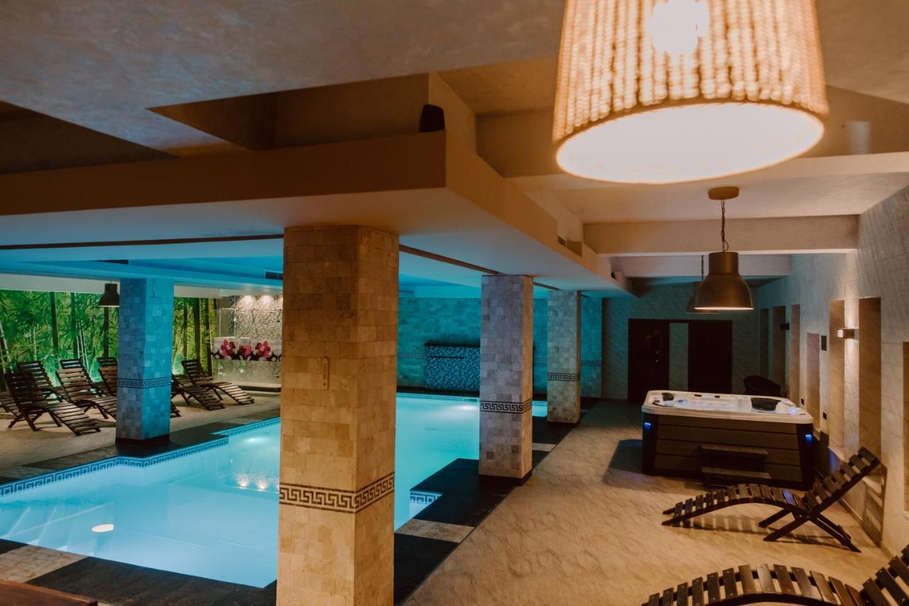 Boutique Hotel Cattaleya Бакэу Экстерьер фото