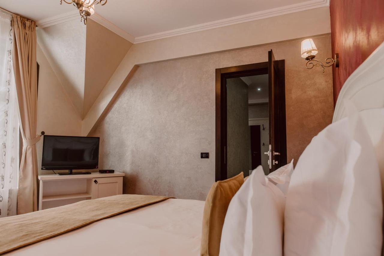 Boutique Hotel Cattaleya Бакэу Экстерьер фото