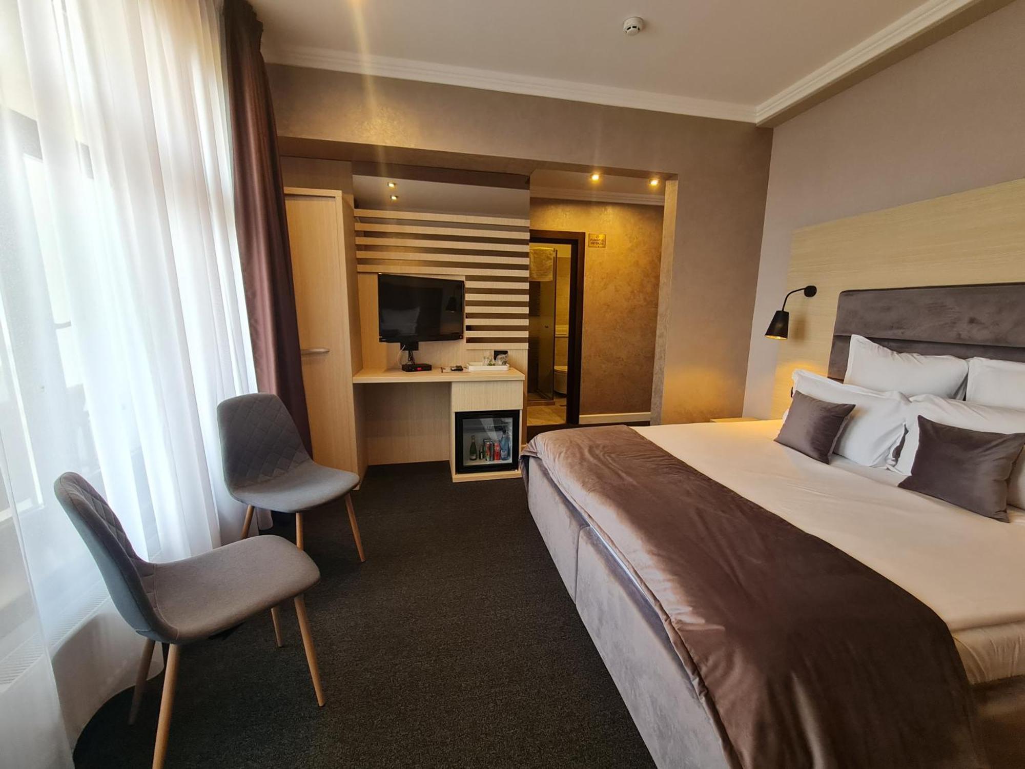 Boutique Hotel Cattaleya Бакэу Экстерьер фото