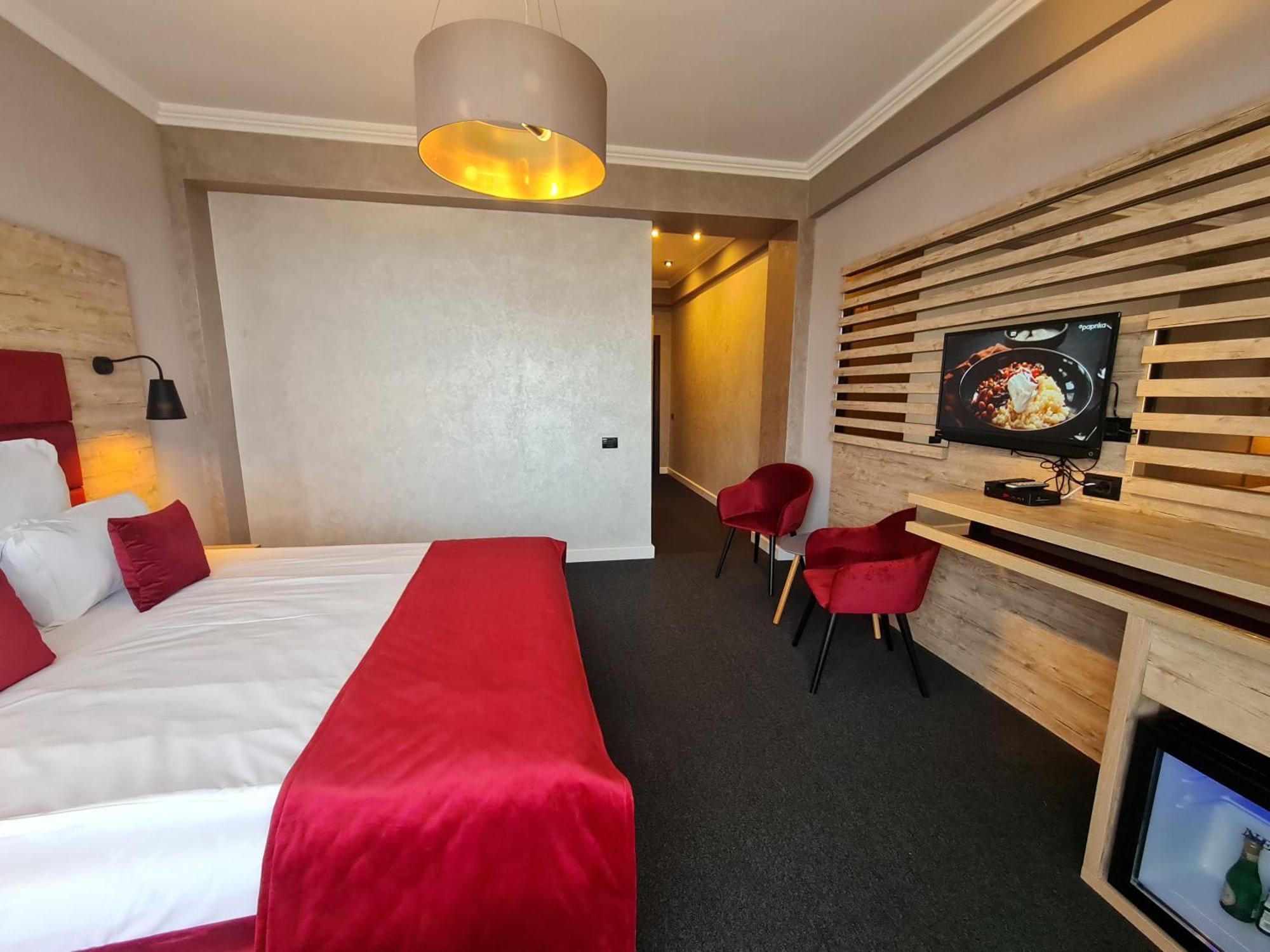 Boutique Hotel Cattaleya Бакэу Экстерьер фото